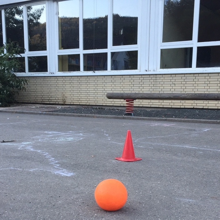Mini-Fußballtore und Pausenspiele für die Hofpause