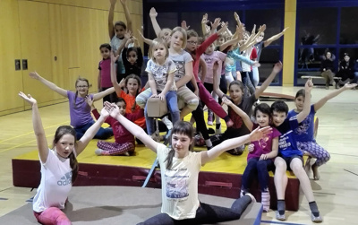 Zirkusgeräte für die Turnkinder des TV-Hermeskeil