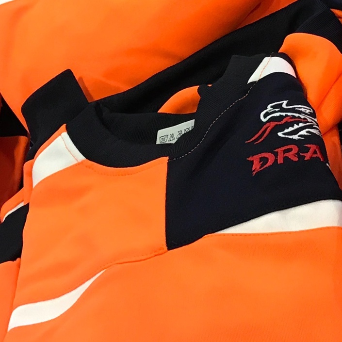 Warme Trainingspullis für die Dragons