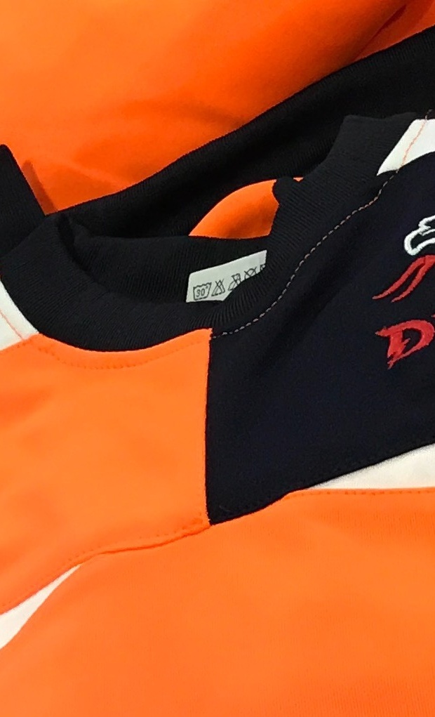 Warme Trainingspullis für die Dragons