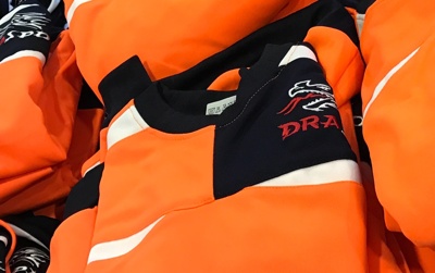Warme Trainingspullis für die Dragons