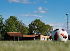 Trainerbänke für den TSV Lammertsfehn
