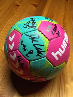 Handsignierter Ball