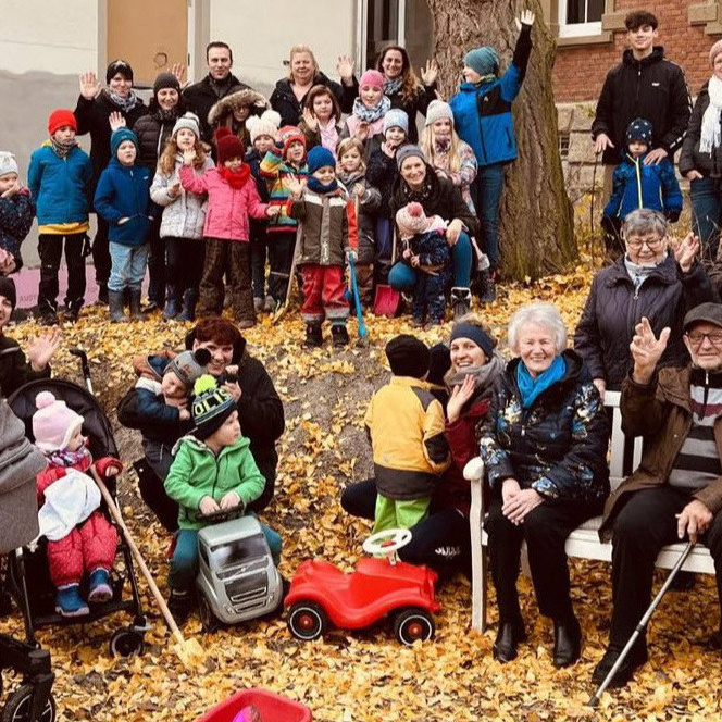 Neuer Mehrgenerationenspielplatz Herrnberchtheim