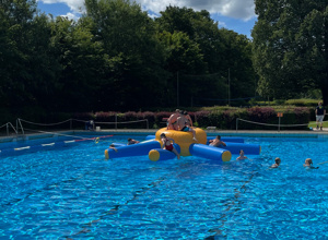 Rutsche für das Freibad Weidenhausen