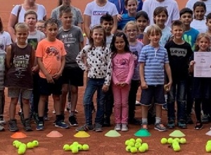 Darf ich bitte Tennis spielen
