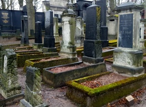 Rettung der historischen Grabsteine