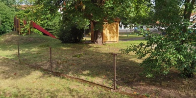 Spielplatz- Zaun