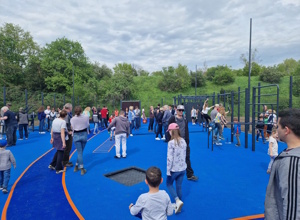Neues Sportgerät für die Outdoor-Fitness-Anlage