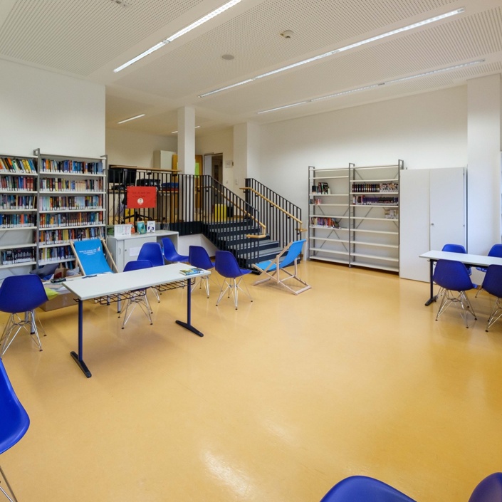 Neuaufbau und Ausstattung der Schülerbücherei