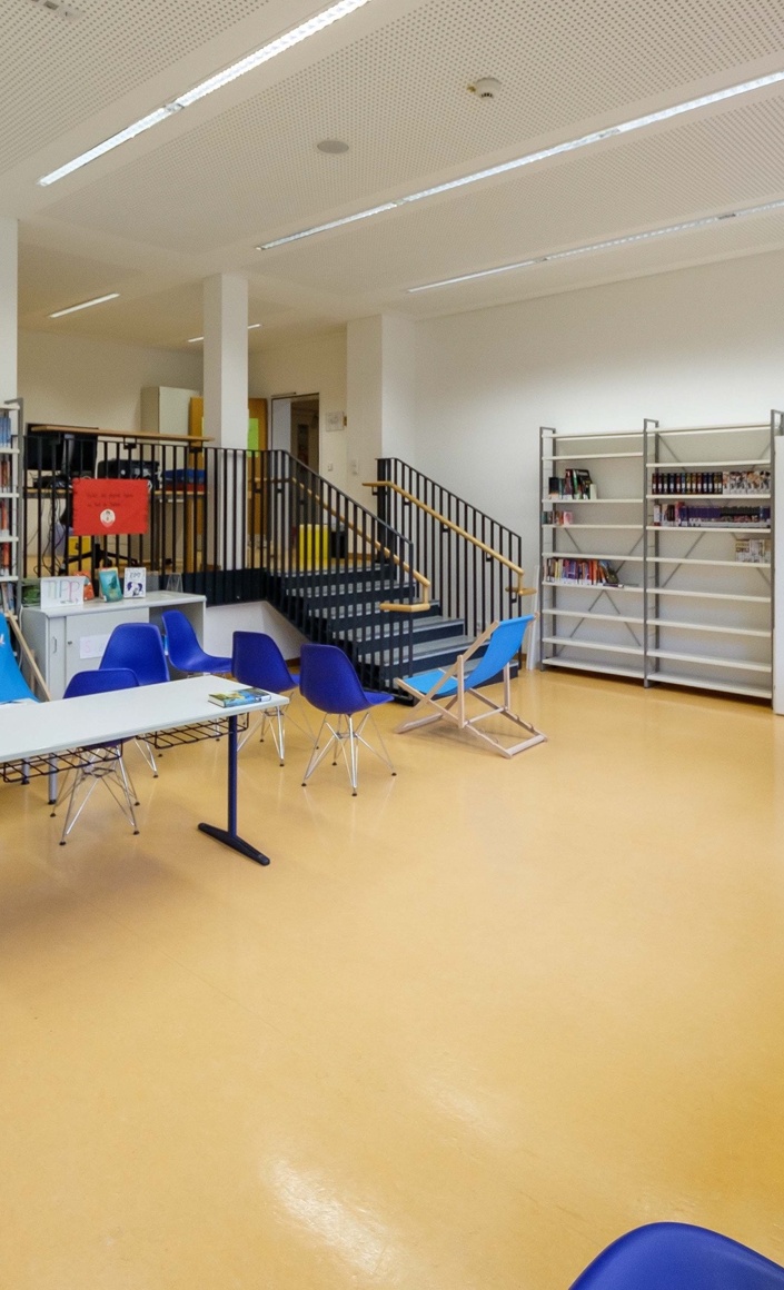 Neuaufbau und Ausstattung der Schülerbücherei