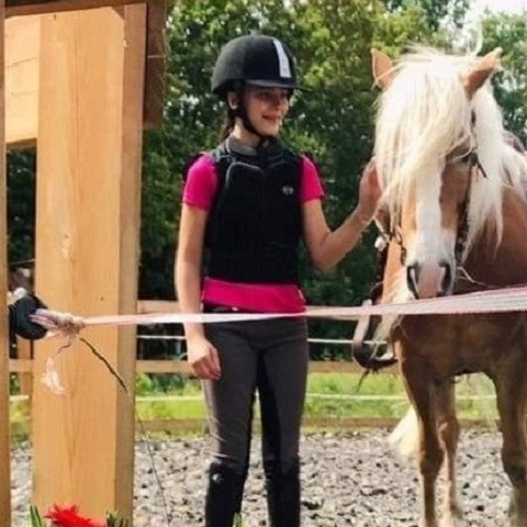 Lassen Sie uns nicht im Regen stehen! Ein Rundzelt für den Reitverein