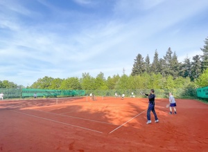 Neue Ballmaschine TC Ebersteinburg