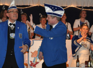 1. Vereinsfahne für den Karneval in Wadelheim