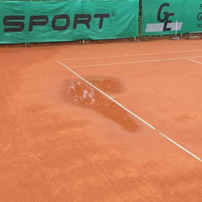 Neue Linien für sicheres Tennisspiel