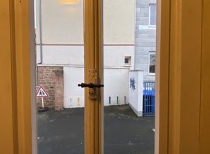 Jugendhaus Steitz: Fenster und Türen