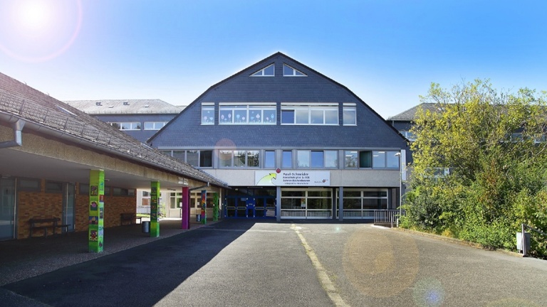 Neue Sitzgruppen für unseren Schulhof
