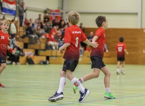 Einheitlich stark – Trainingsanzüge für alle Handballer