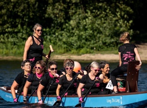 Paddeln gegen Brustkrebs - Ein Drachenboot für die Pink Dragon Wolves