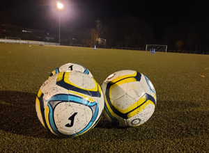 Ausstattung der Jugendspieler/-innen mit Trainingskleidung