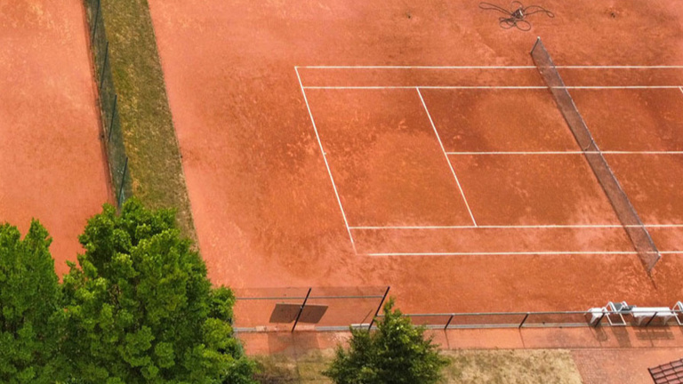 Maßnahmen an der Außenanlage auf dem Tennisplatz in Göllheim