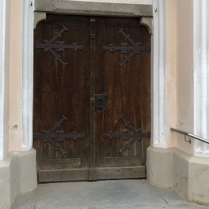 Kirchentür Pfarrei Aufhausen St. Michael