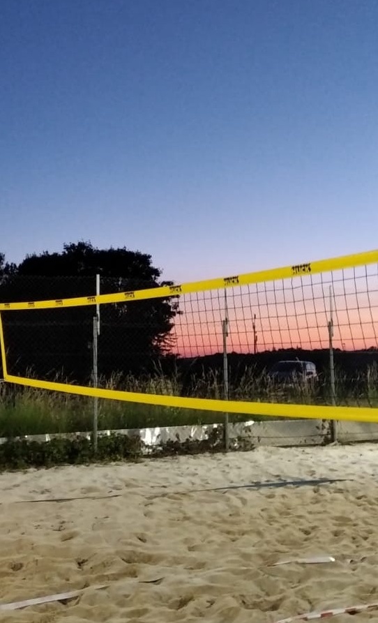 Neuer Beachvolleyballsand für den größten Sandkasten Theilheims