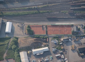 Bei Regen oder Sonne: Eine Schutzhütte für unseren Tennisverein