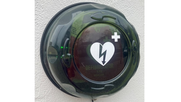 GEMEINSAM Leben retten - Neue Defibrillatoren für die Gemeinde