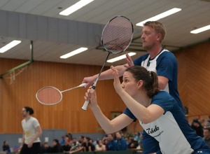 Ballgeld für die Badminton-Abteilung des TV Metjendorf