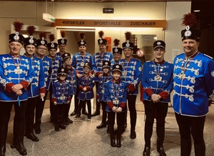 Neue Jugend-Husaren Uniformen