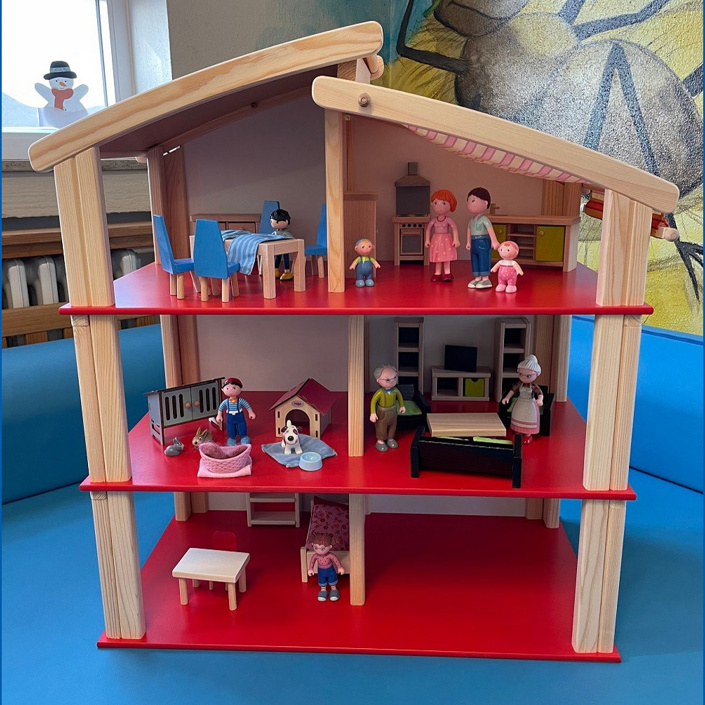 Neues Puppenhaus für unseren Kindergarten