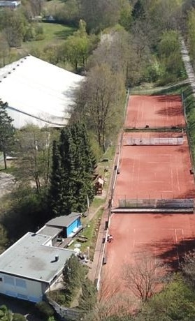 Platzbewässerung unserer Tennisplätze