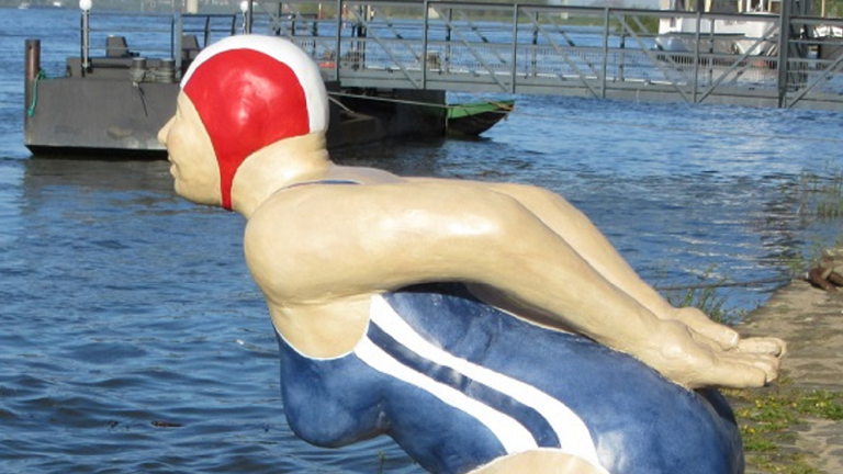 Erwerb der Skulptur &amp;quot;Springerin&amp;quot; von Christel und Laura Lechner