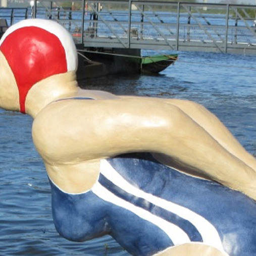 Erwerb der Skulptur "Springerin" von Christel und Laura Lechner