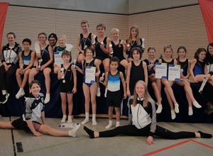 Wettkampfanzüge für unsere Trampolin-Mädchen
