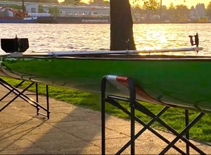 Sportliches Ruderboot (Gig‑Zweier) für Fitness & Techniktraining