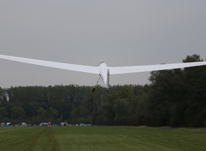 Das Schulungsflugzeug des Aeroclub benötigt ein neues Gewand