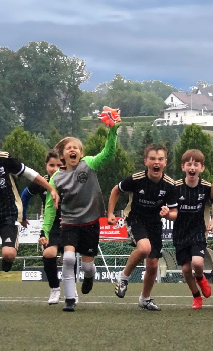 Neue Trainingsausrüstung für Sunderns Jugend