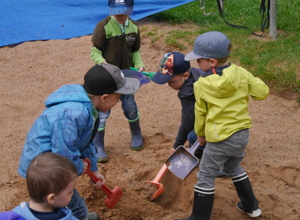 Instandsetzung des Spielhügels auf dem Spielplatz