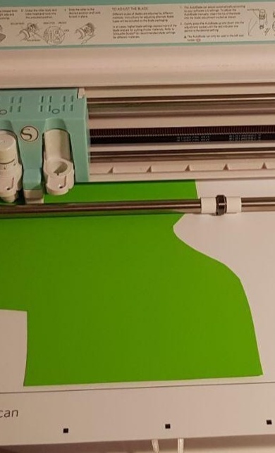Neuer Schneidplotter für unser TextilLab