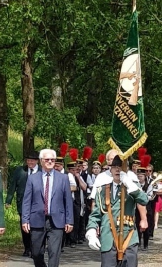 Tradition braucht Zukunft - neue Vereinsfahne