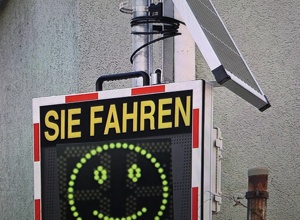 Geschwindigkeitsanzeige zur Verkehrssicherheit in Burkhards