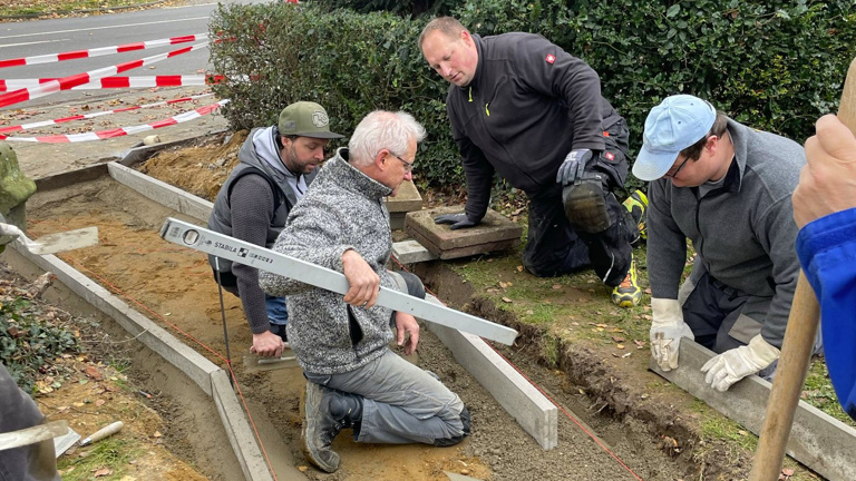 Erneuerung der Gehwege vor der Hl.-Geist-Kapelle Aldenhoven