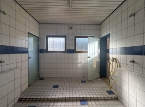 Sanierung der Kabinen und Duschen