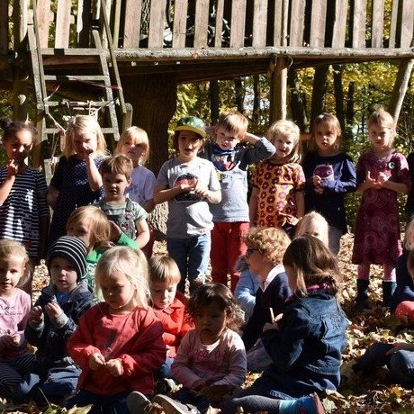 Neues Baumhaus für die Kinder