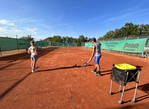 Umbau der Tennisplätze von Sandplätzen zu Allwetterplätzen