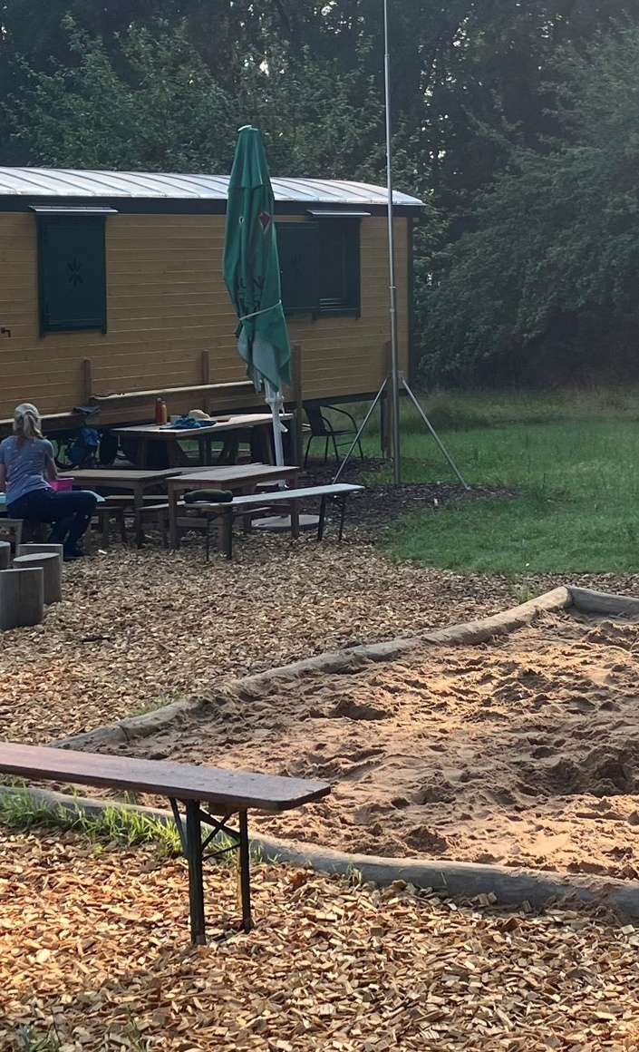 Sonnensegel und Abdeckplane für den Sandkasten des Waldkindergarten