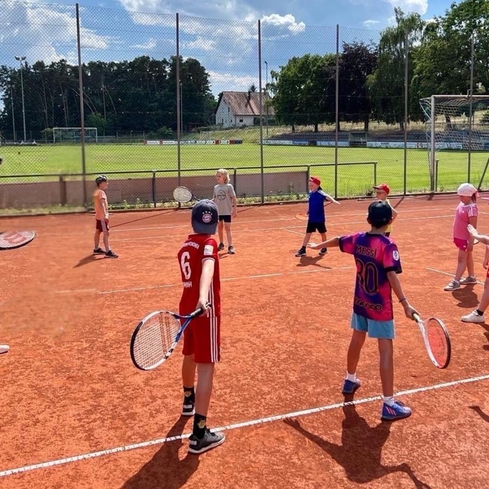 „Top-Training für starke Tennis-Kids"