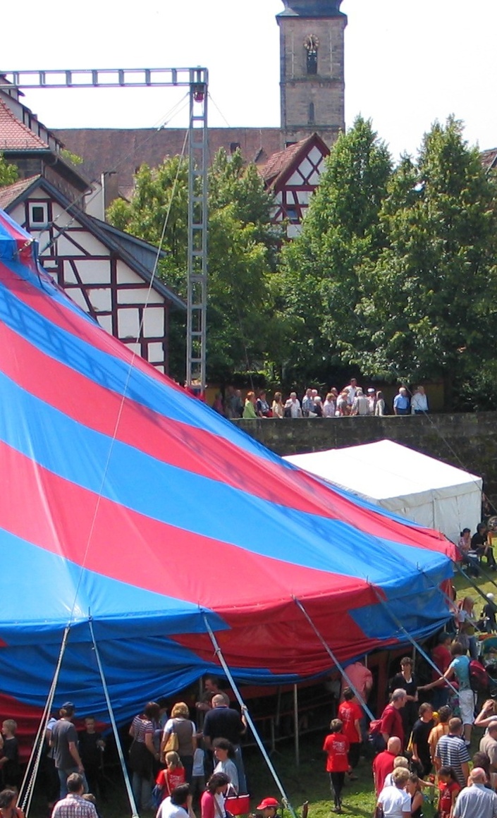 Zirkus– 30 Jahre Monti-Schule in Forchheim